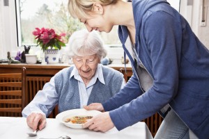  Как позаботиться о пожилых родителях: найти сиделку